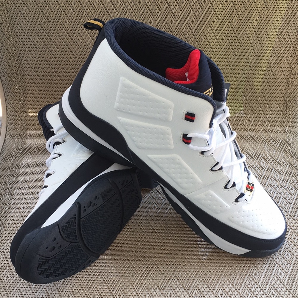 Fubu The collection White Navy men’s shoes size 13 NWT